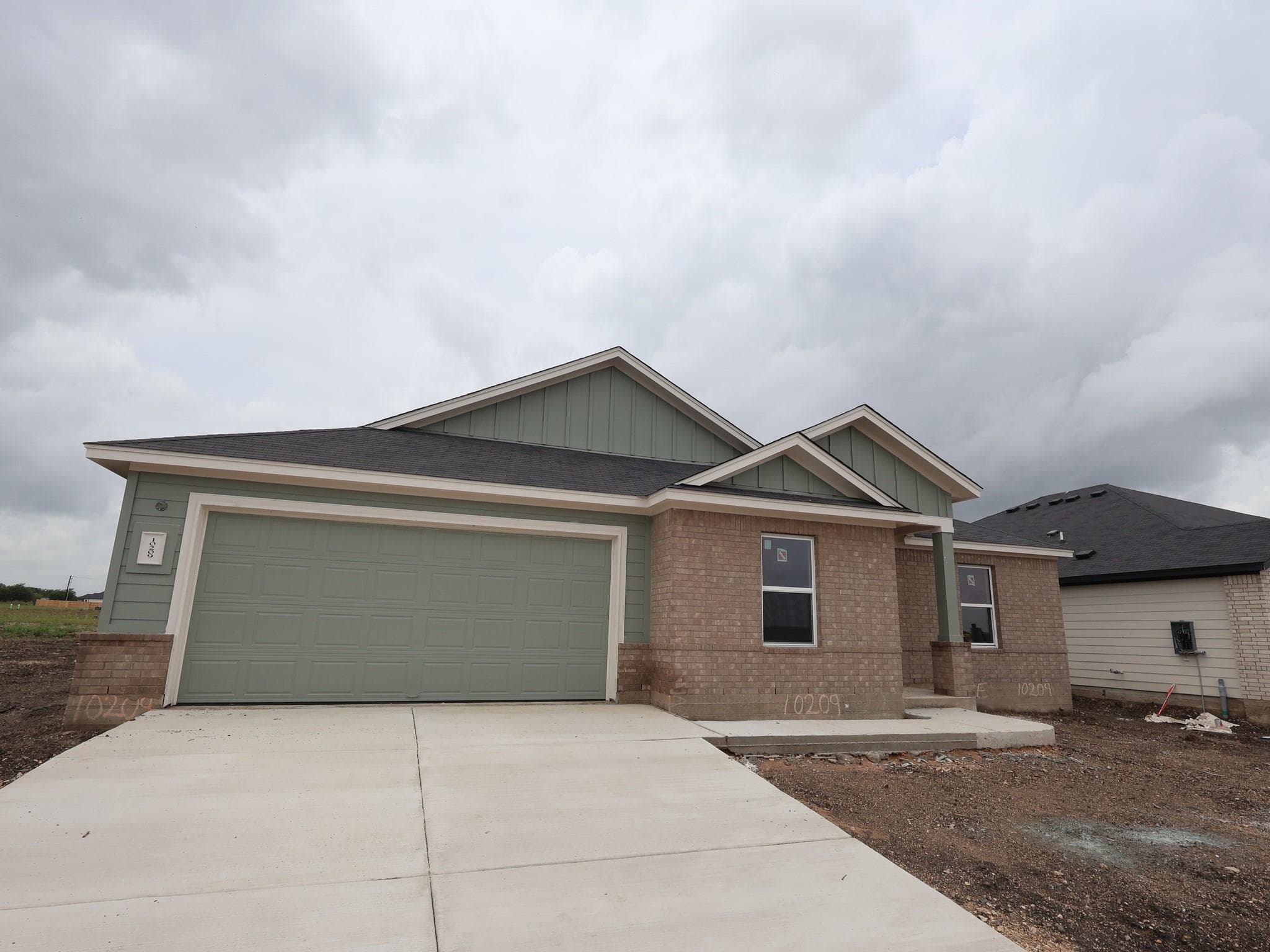 10209 Majestic Hawk Way