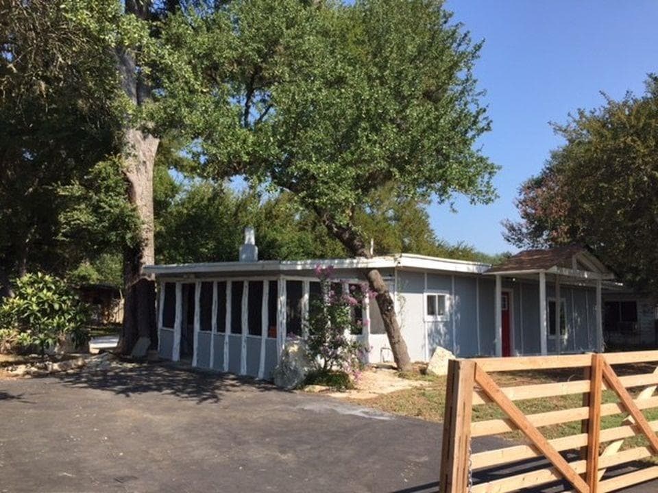 6304 Hudson Bend Rd