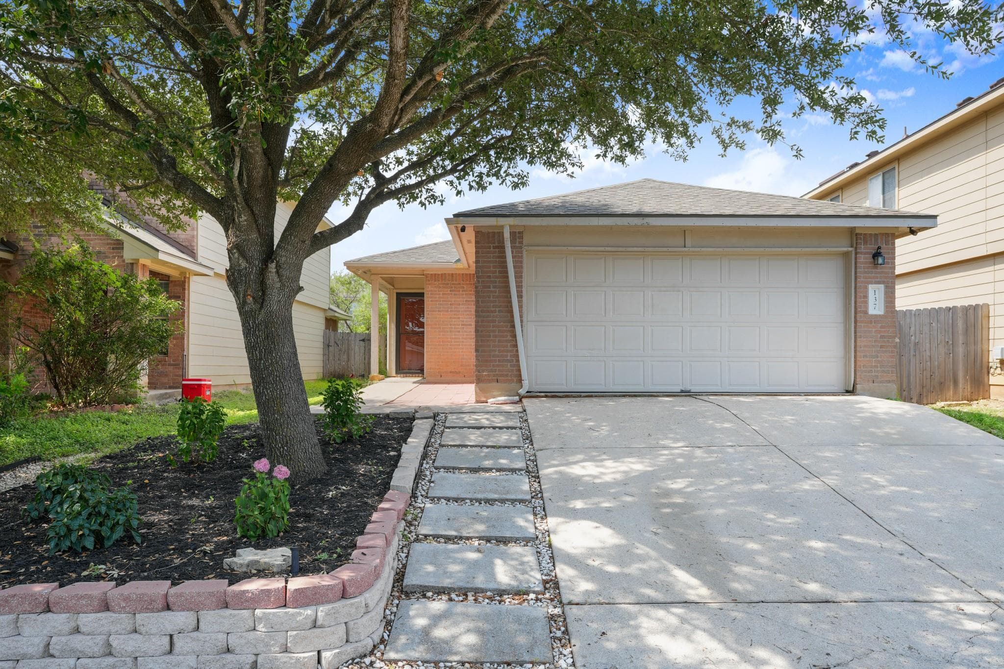 137 Hillhouse Ln