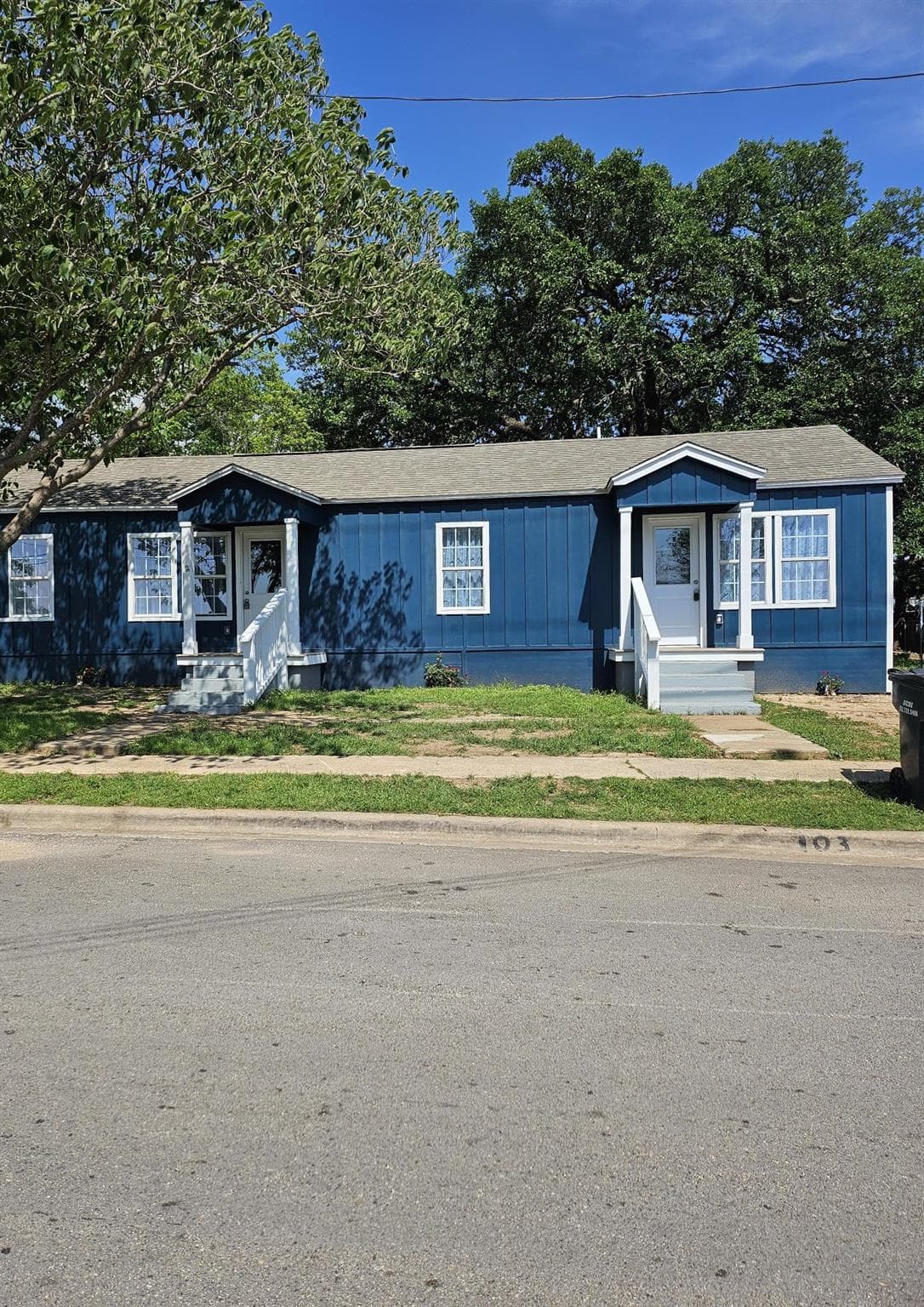 103 N Rhomberg St
