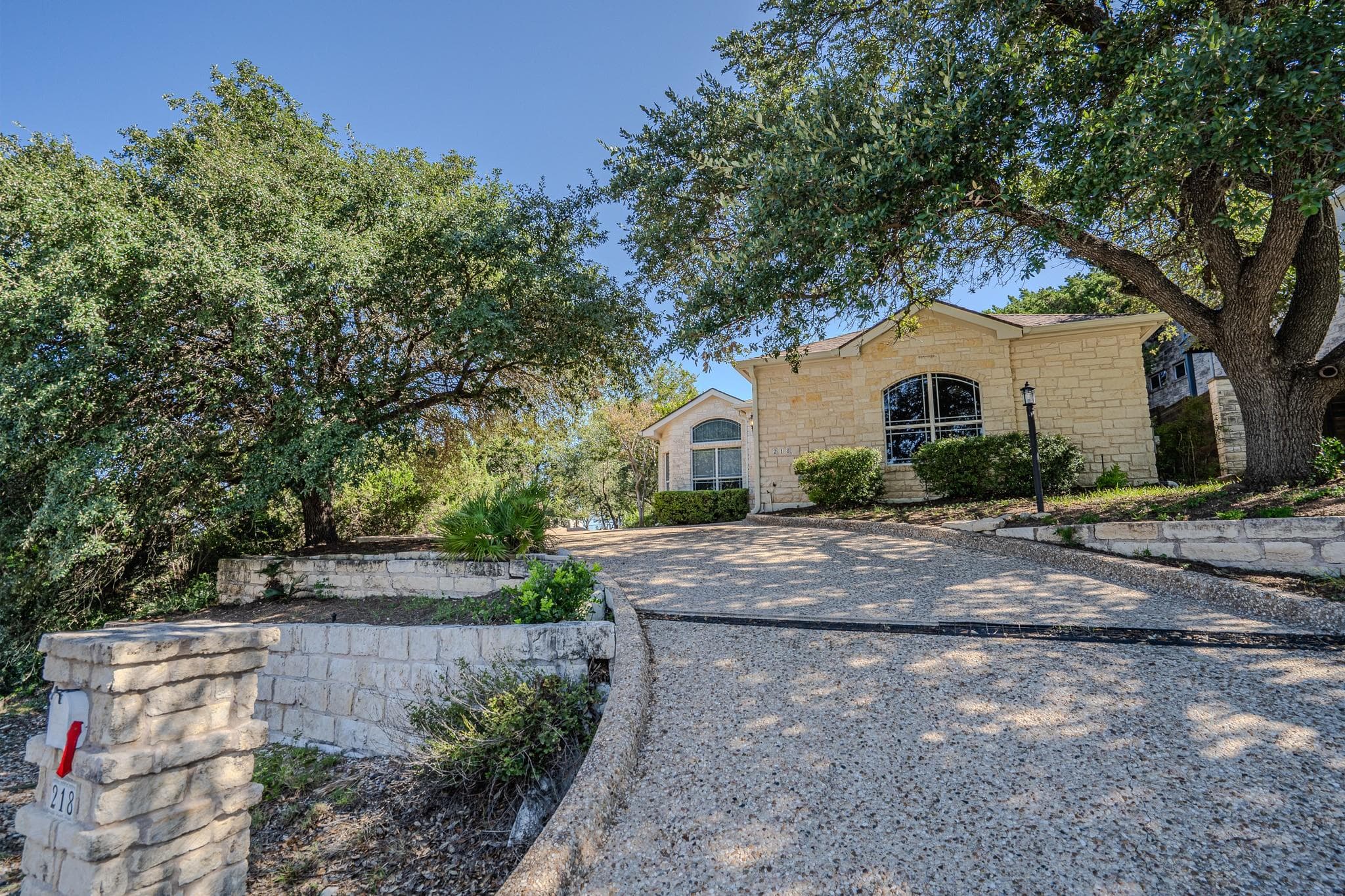 218 Hazeltine Dr