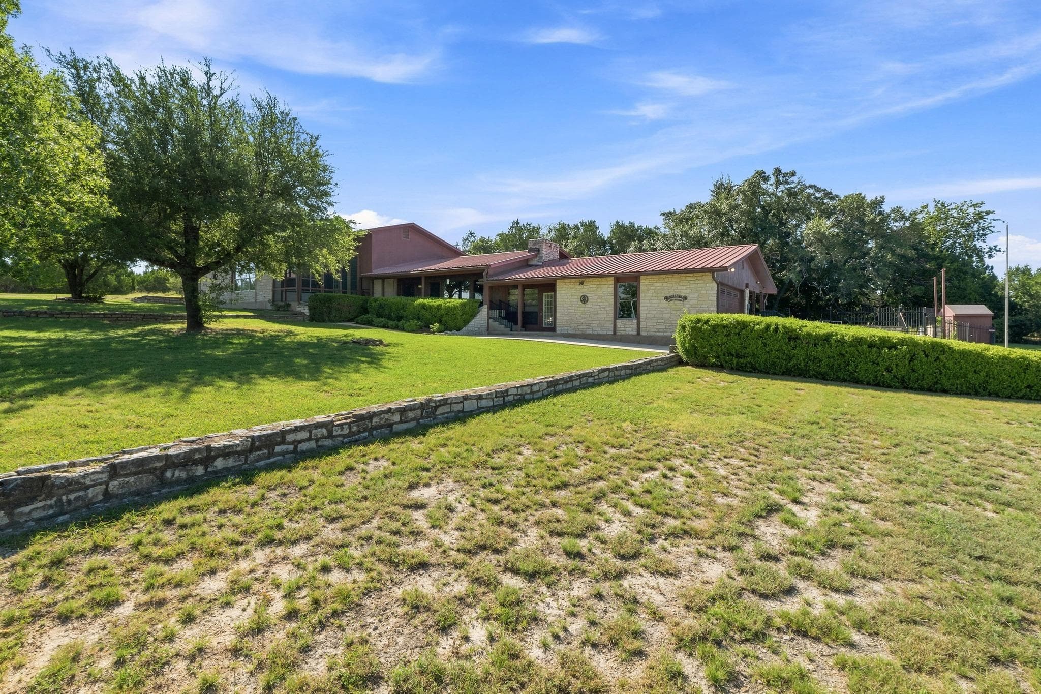 606 Rolling Hills Rd